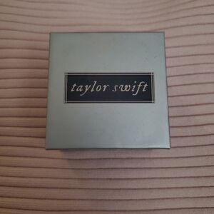 the “arcade ring" Taylor Swift